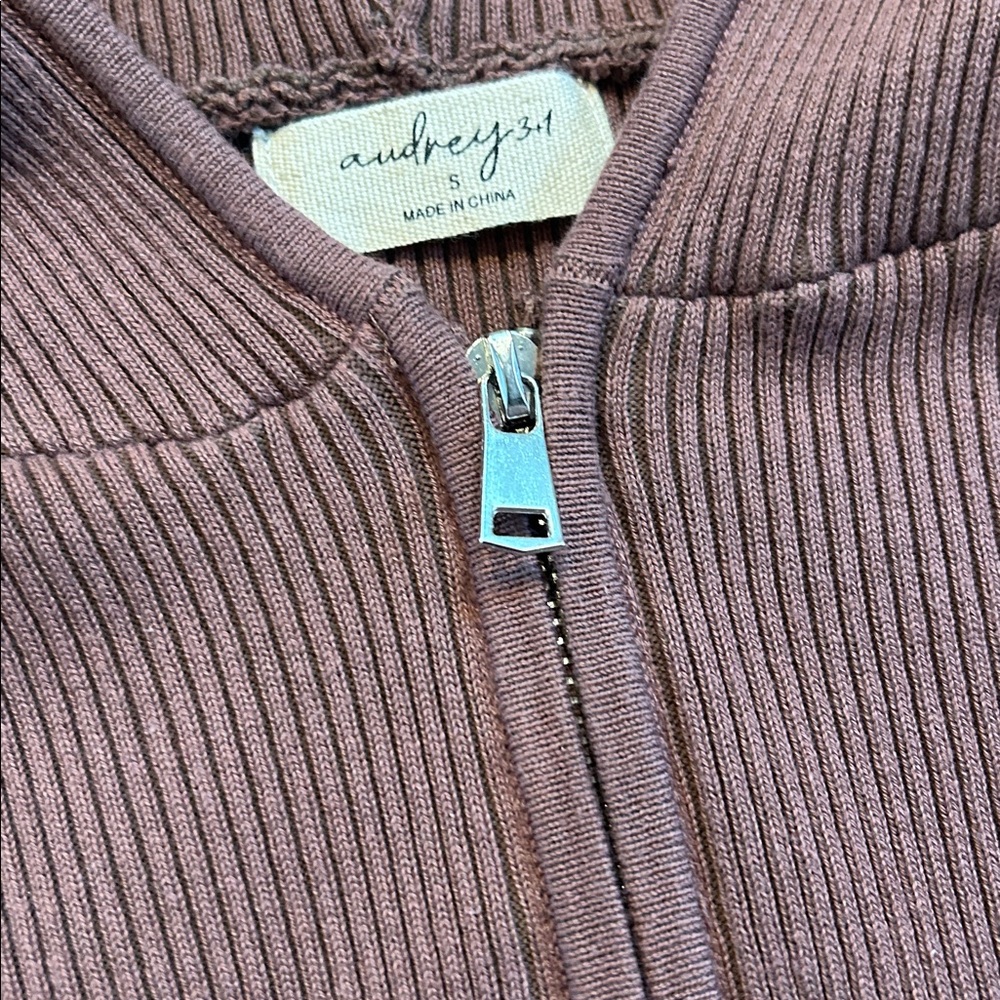 Audrey 3+1 Women’s Mauve Cropped Zip-Up Hoodie Size Small - Picture 3 of 9